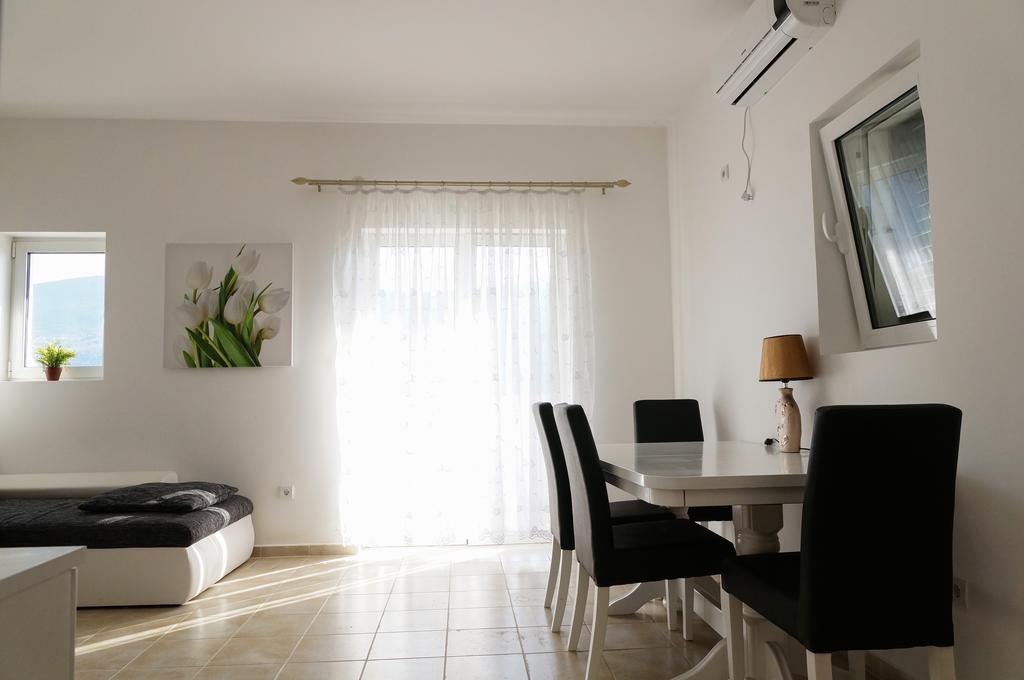 Apartment Begonia Of Kumbor 赫尔采格诺维 外观 照片